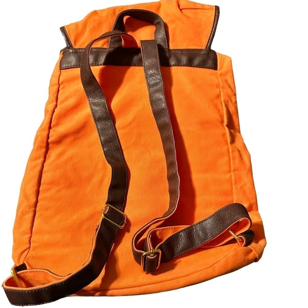 Disneyland Hong Kong orange backpack - Picture 2 of 6